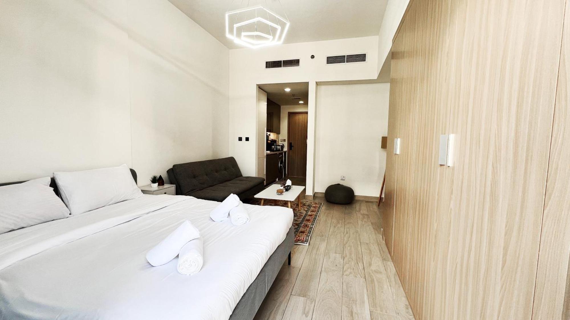 Apartment In Azizi Riviera 10 Mins To Downtown *